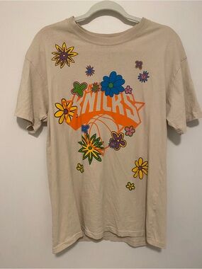 Ultra Game NY Knicks Flower Power Tshirt Medium